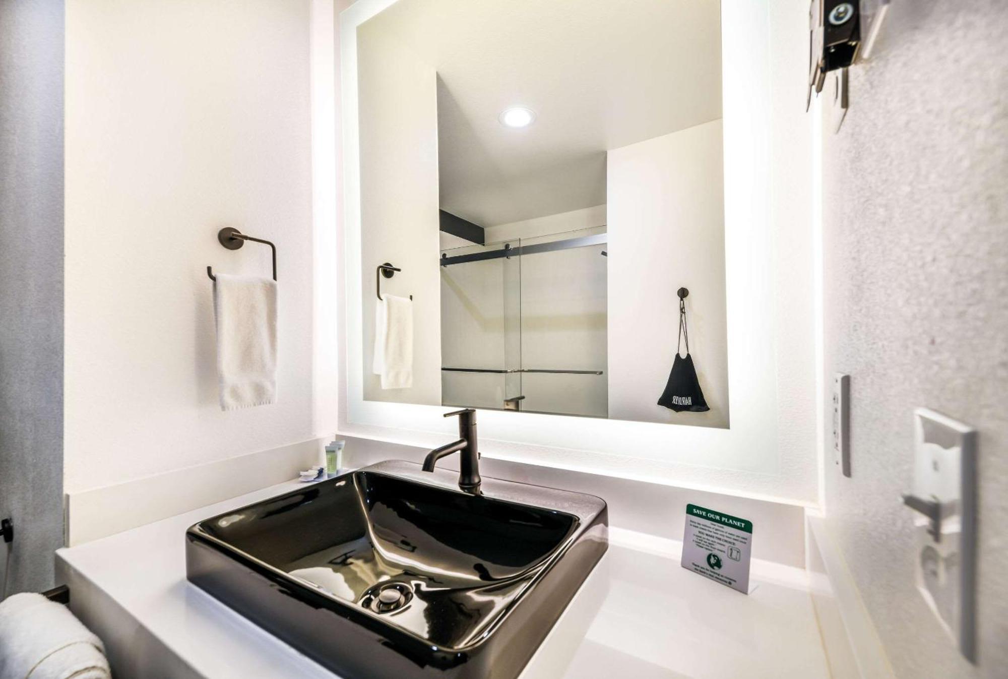 Hy-Lo Hotel, Ascend Hotel Collection Calera Eksteriør bilde