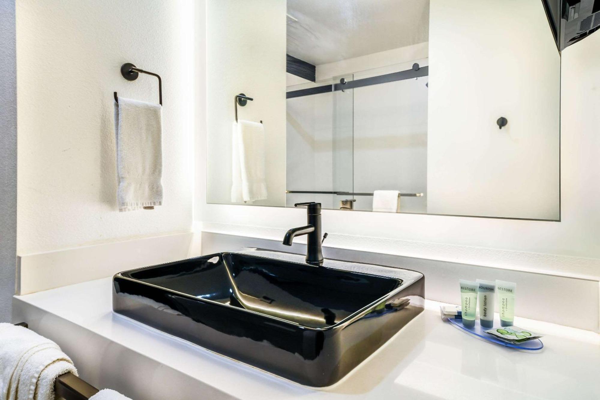 Hy-Lo Hotel, Ascend Hotel Collection Calera Eksteriør bilde
